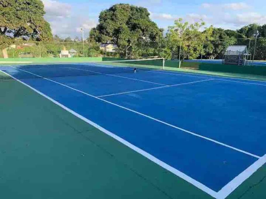 Chalé com excelente área de lazer e bem localizado