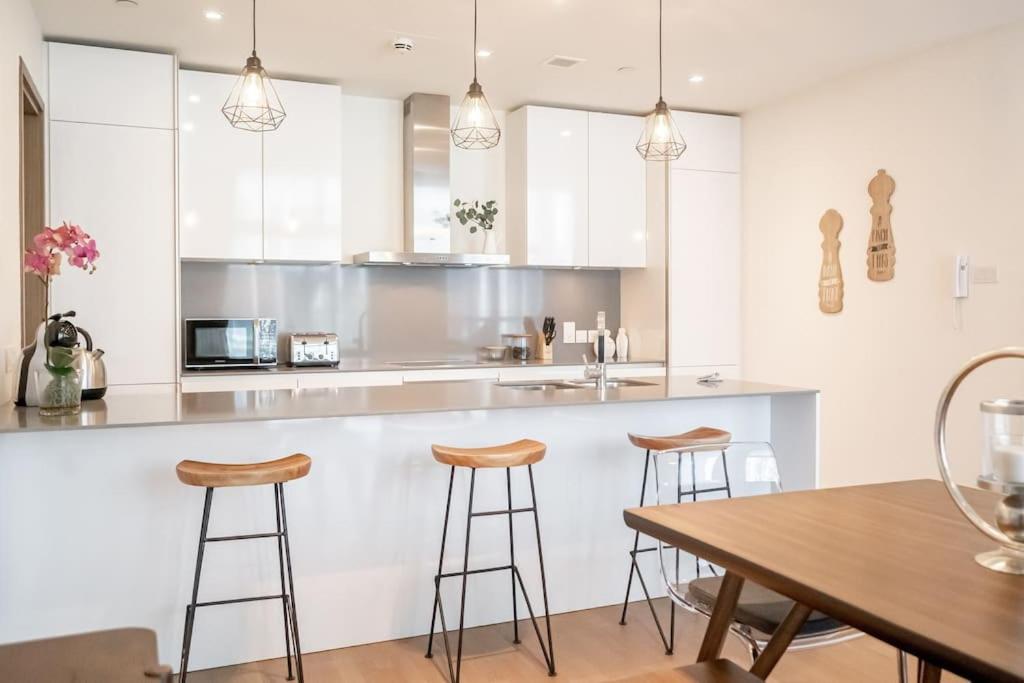 HiGuests - Magnificent Apt with Panoramic Views All Around