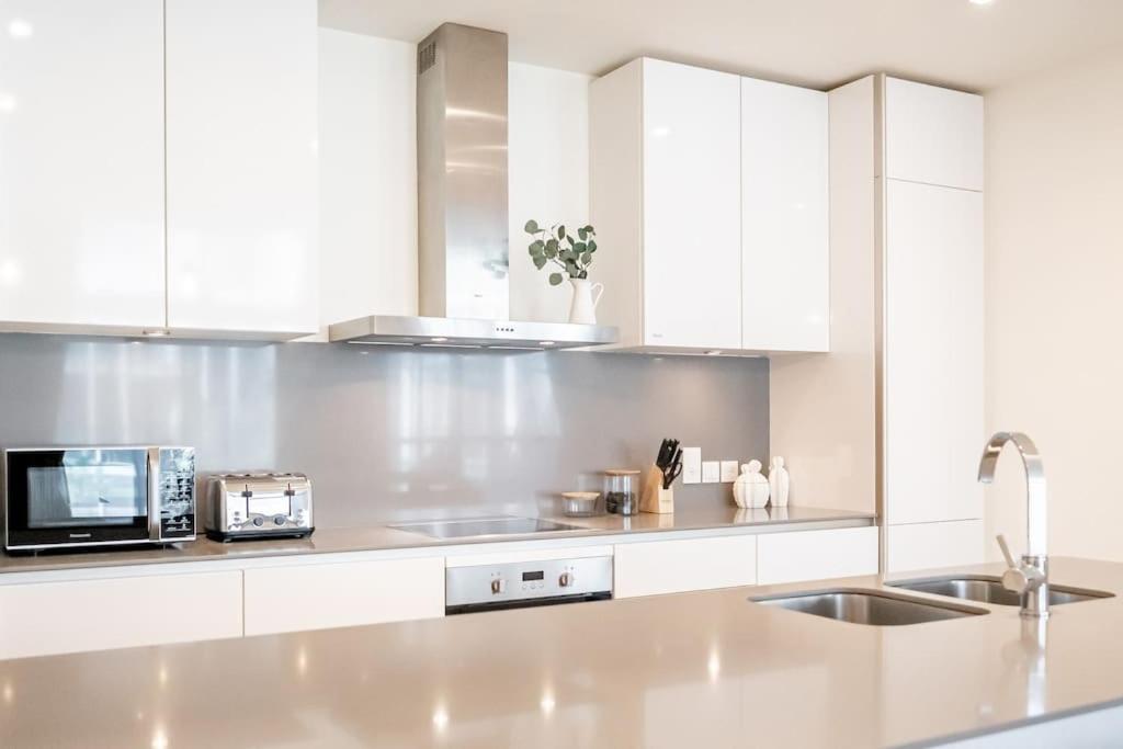 HiGuests - Magnificent Apt with Panoramic Views All Around