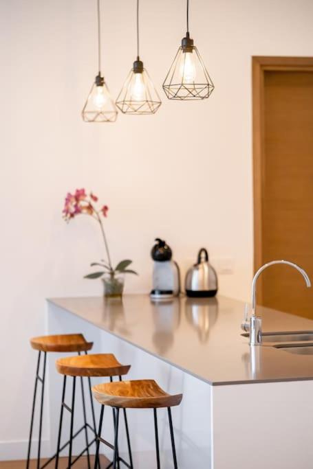 HiGuests - Magnificent Apt with Panoramic Views All Around
