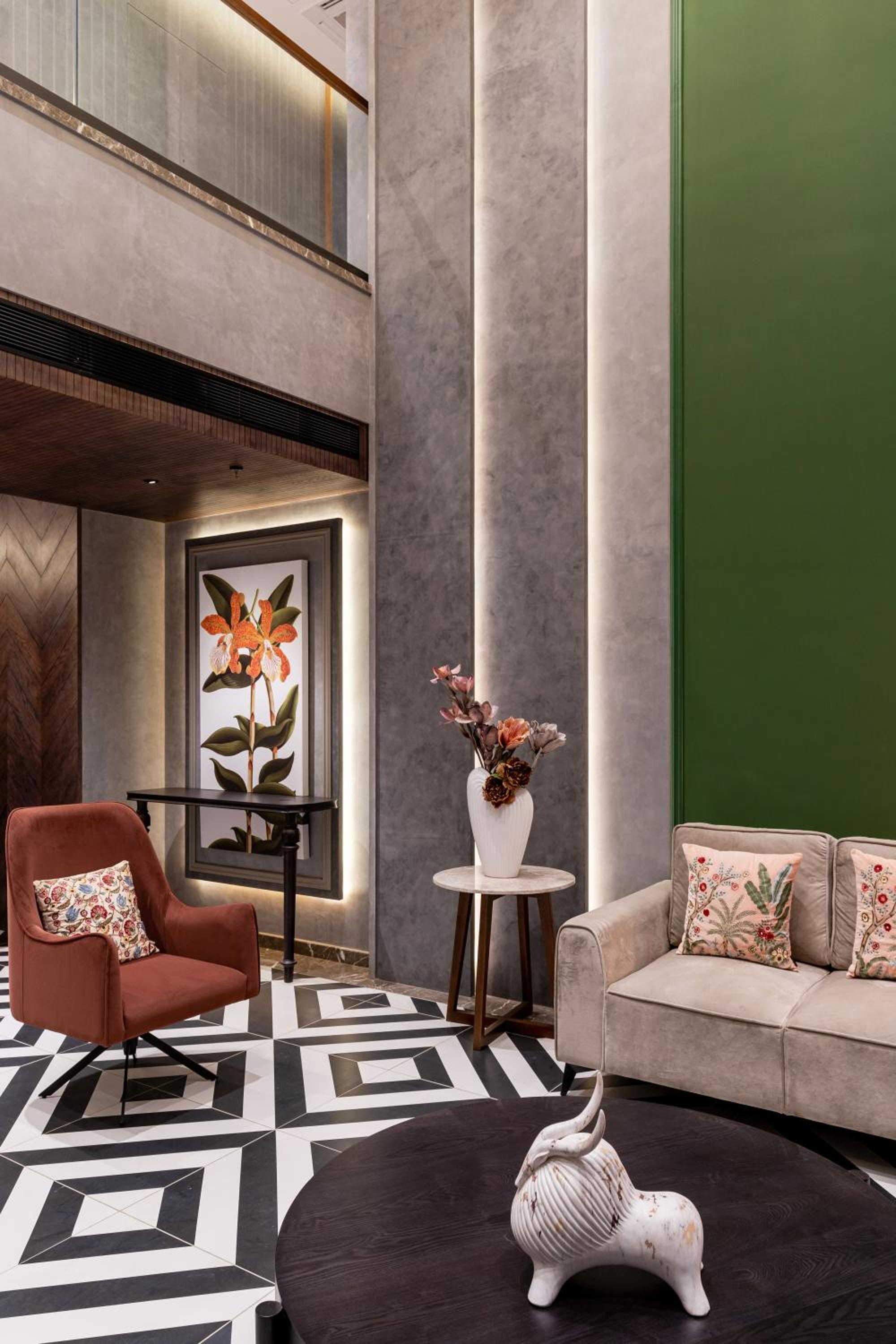 Lobby & Reception