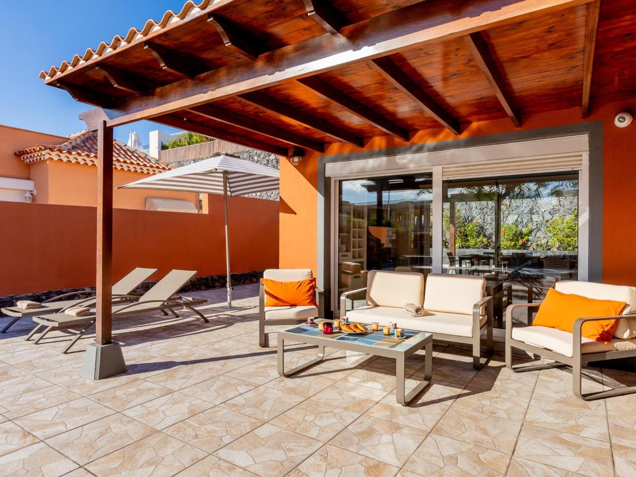 Elegant Villa Paola Private Heated Pool