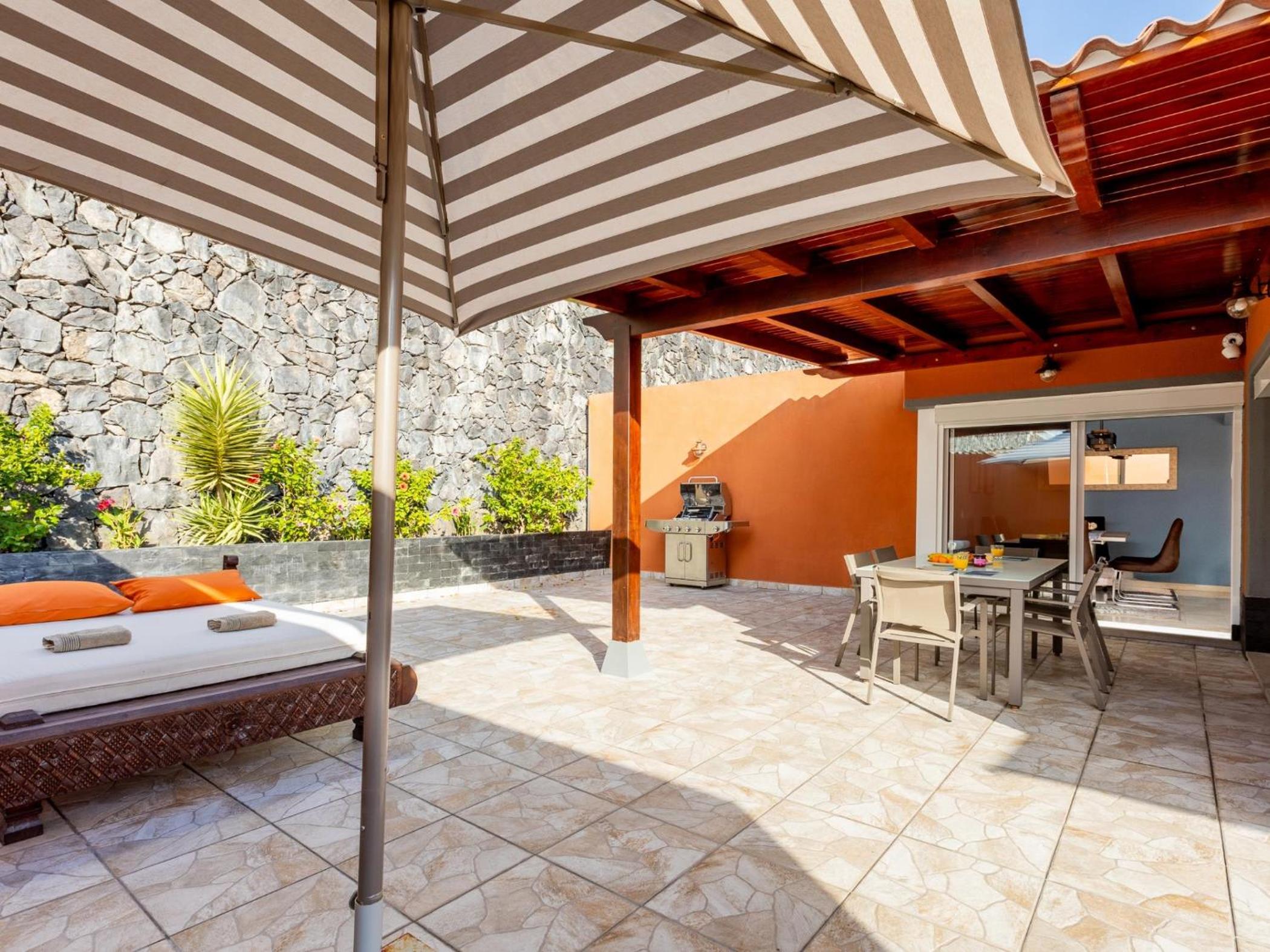 Elegant Villa Paola Private Heated Pool