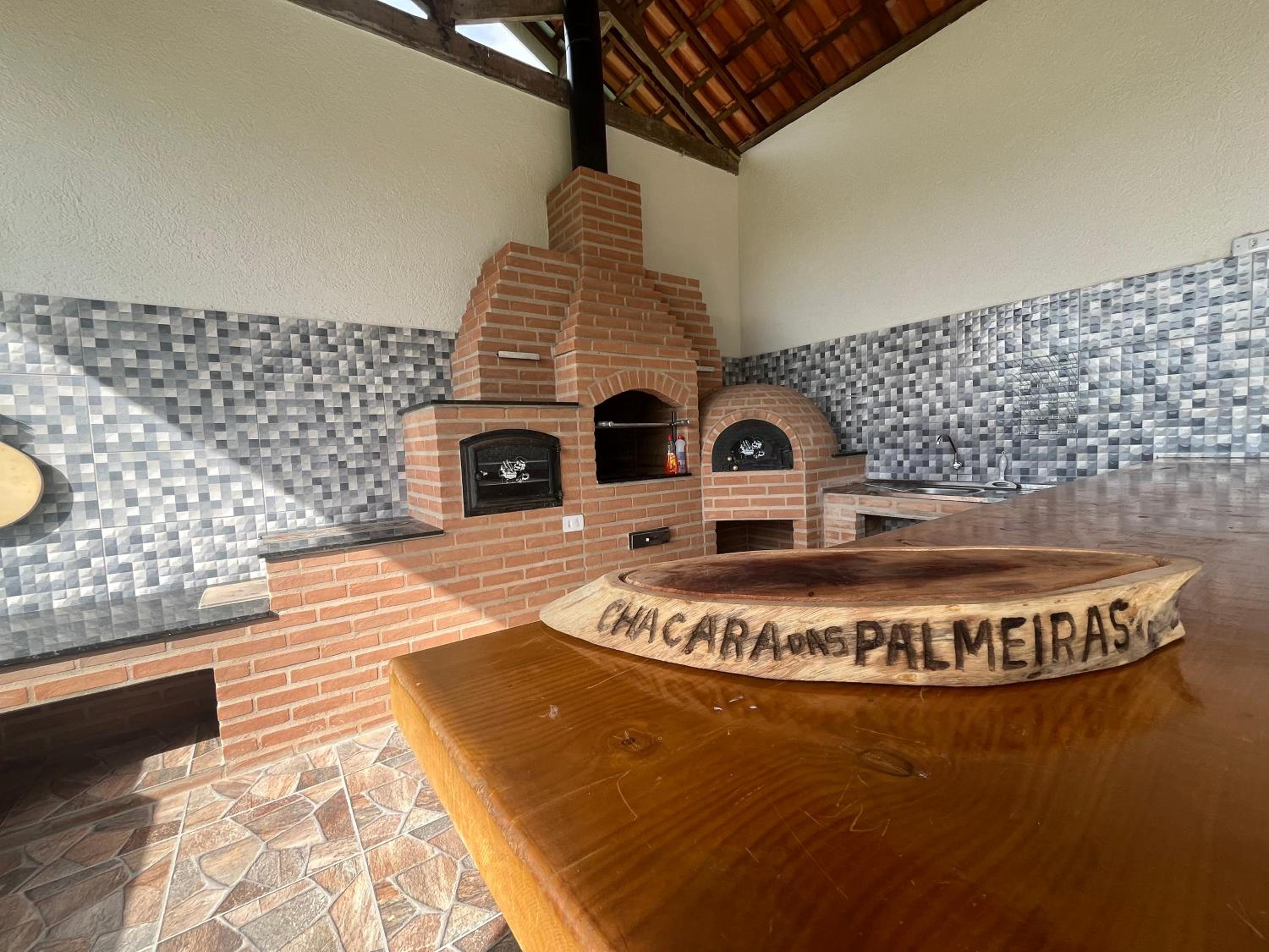 Casa ampla com vista, fogo de chão, área gourmet - 16 min do Capivari