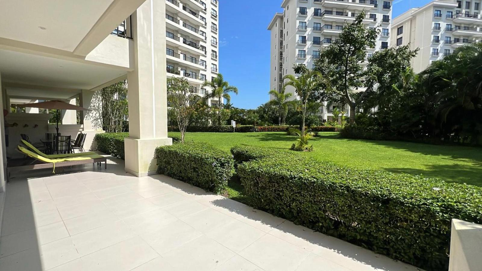 Private Modern Condo by Jac Beach