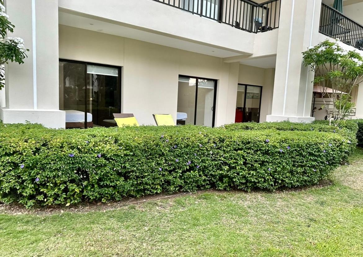 Private Modern Condo by Jac Beach