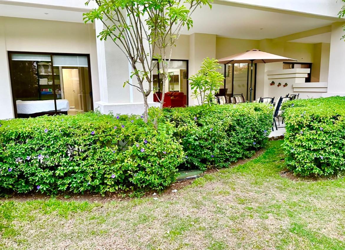 Private Modern Condo by Jac Beach