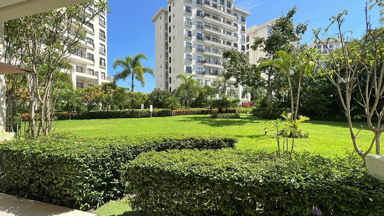 Private Modern Condo by Jac Beach