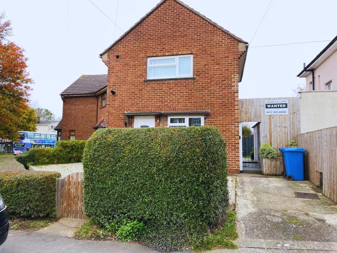 Contractor Accommodation 4 Bedroom House Sleeps 7 Free Van Parking Near Avonmouth Docks