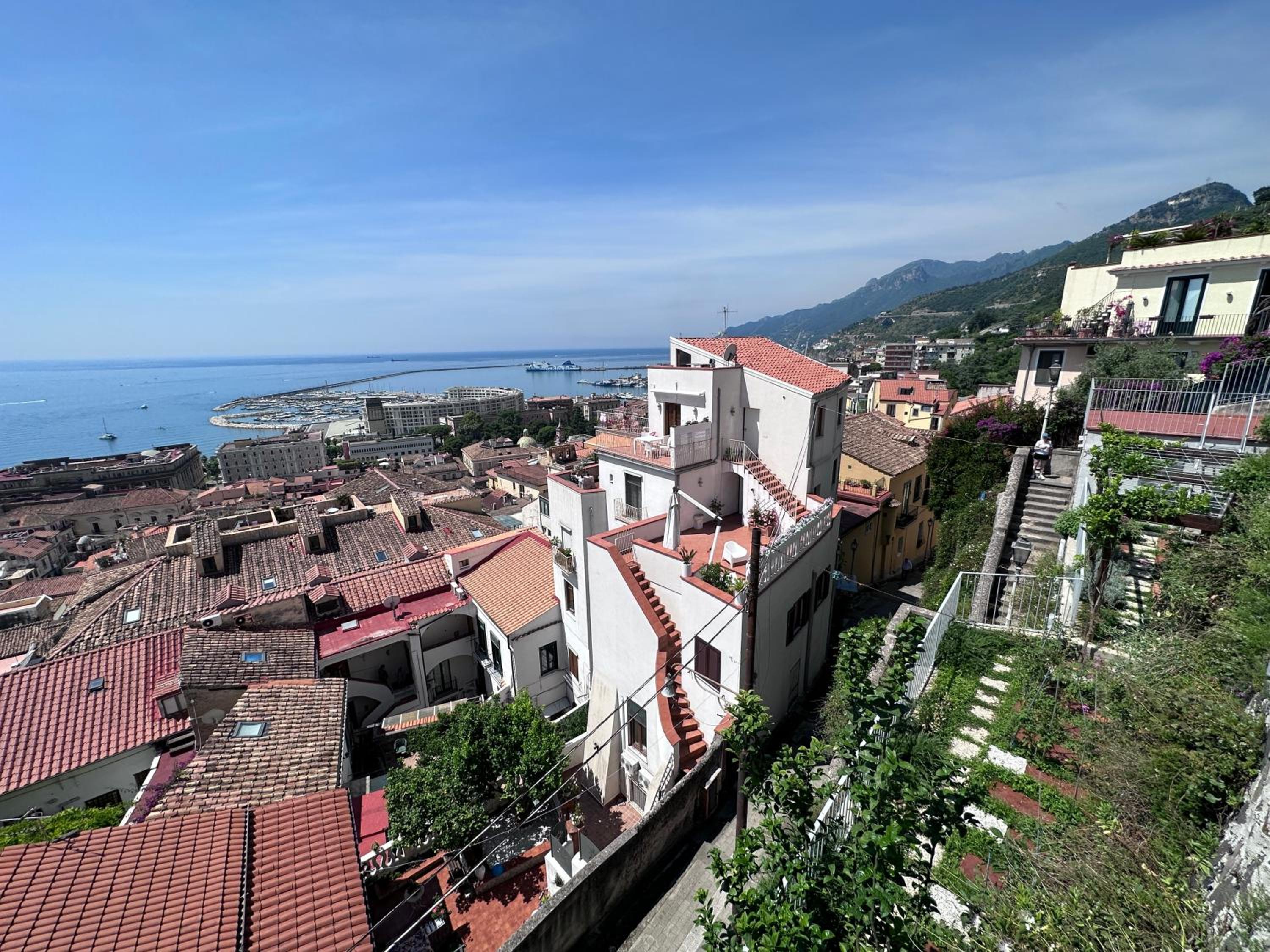Casa "Positano" da Ely - Salerno Centro con Self check-in photo 4