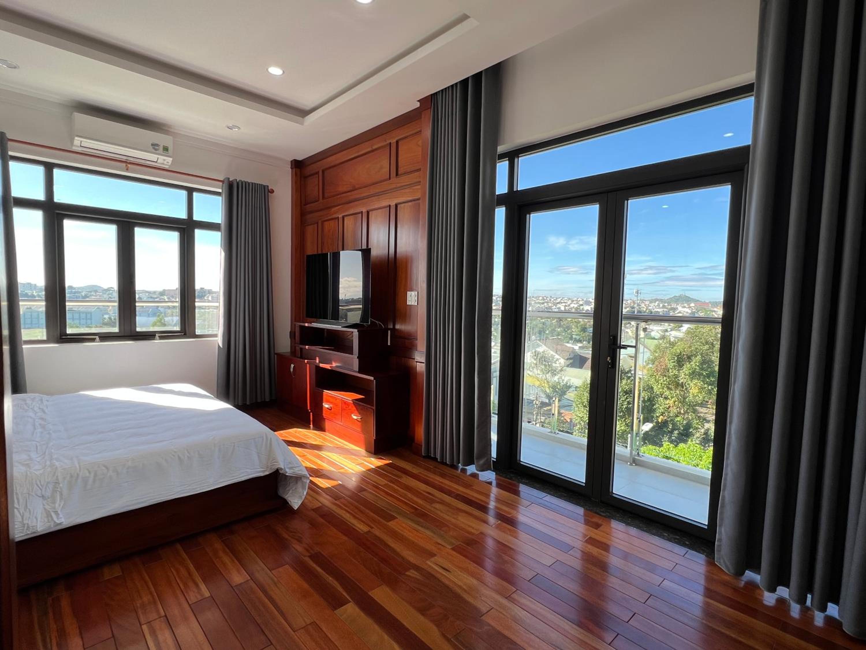 Đoàn Gia Luxury House view 4