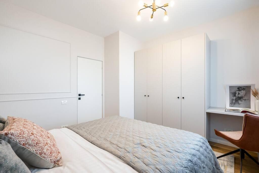 Stunning Views 3BR Sunny Flat - Amazing Terrace