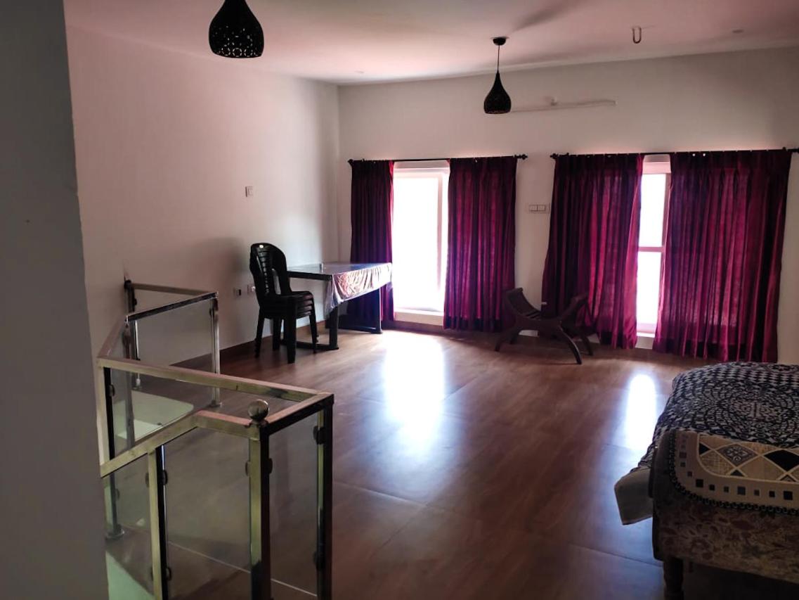 Cloud & Mist Inn-Stay with Mountain Views in Kotagiri, Near Ooty view 4