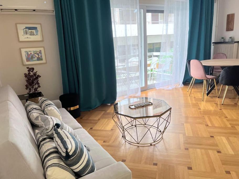 Amazing Huge Bright full 3BDR apt inAcropolis