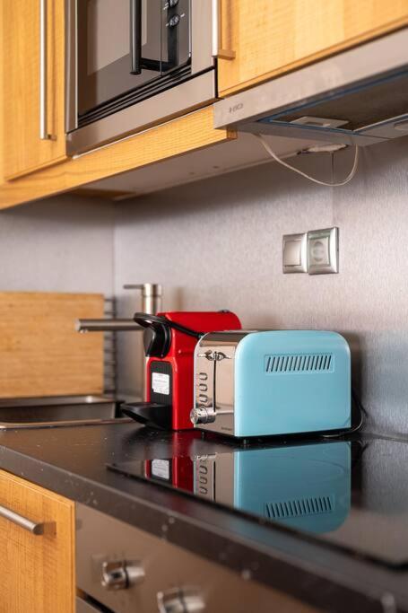 Amazing Huge Bright full 3BDR apt inAcropolis