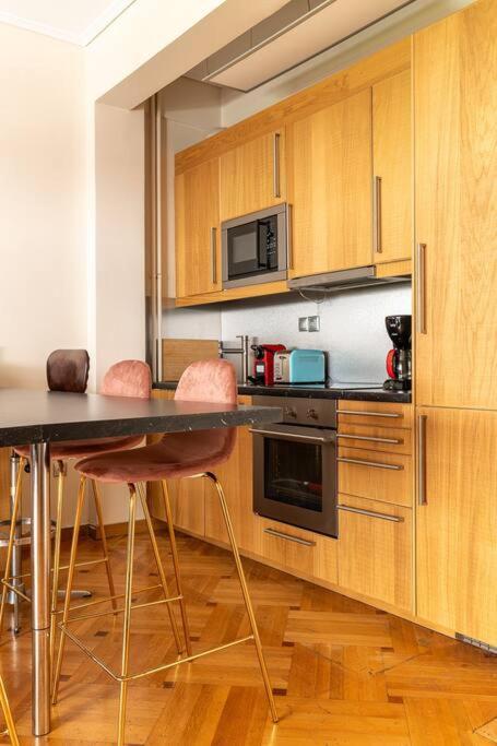 Amazing Huge Bright full 3BDR apt inAcropolis