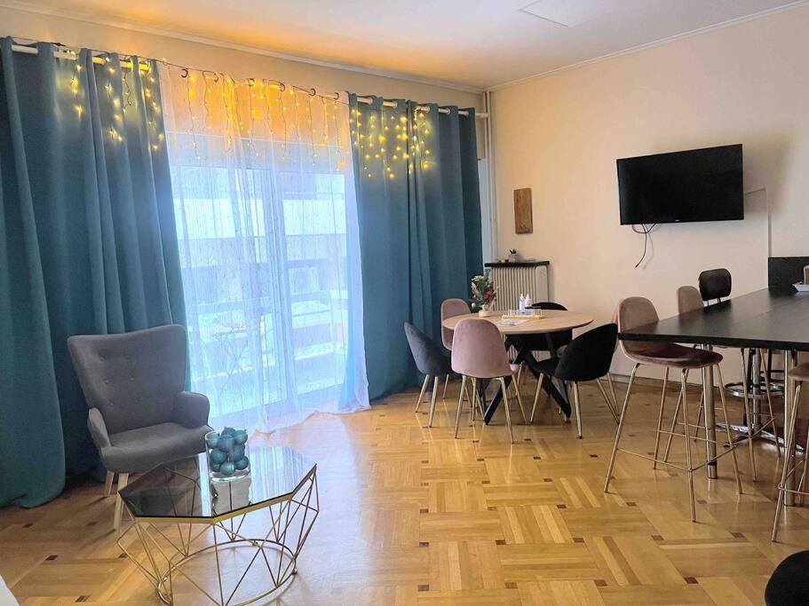 Amazing Huge Bright full 3BDR apt inAcropolis
