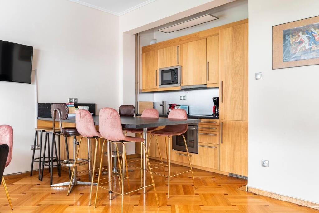 Amazing Huge Bright full 3BDR apt inAcropolis