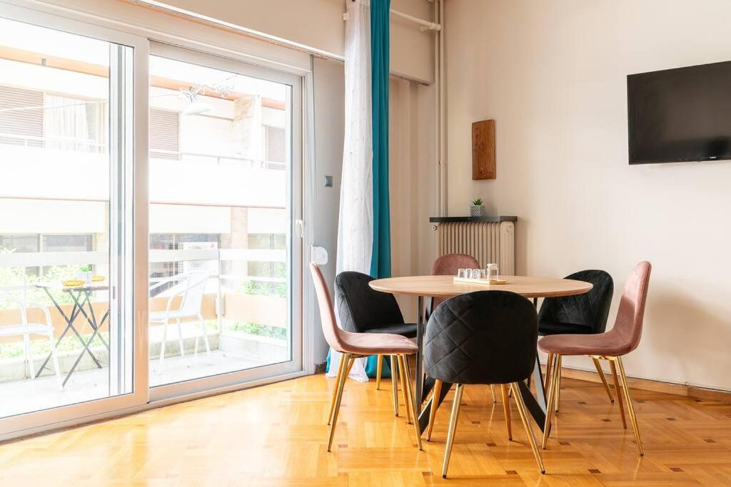 Amazing Huge Bright full 3BDR apt inAcropolis