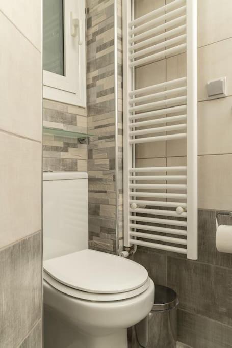 Amazing Huge Bright full 3BDR apt inAcropolis