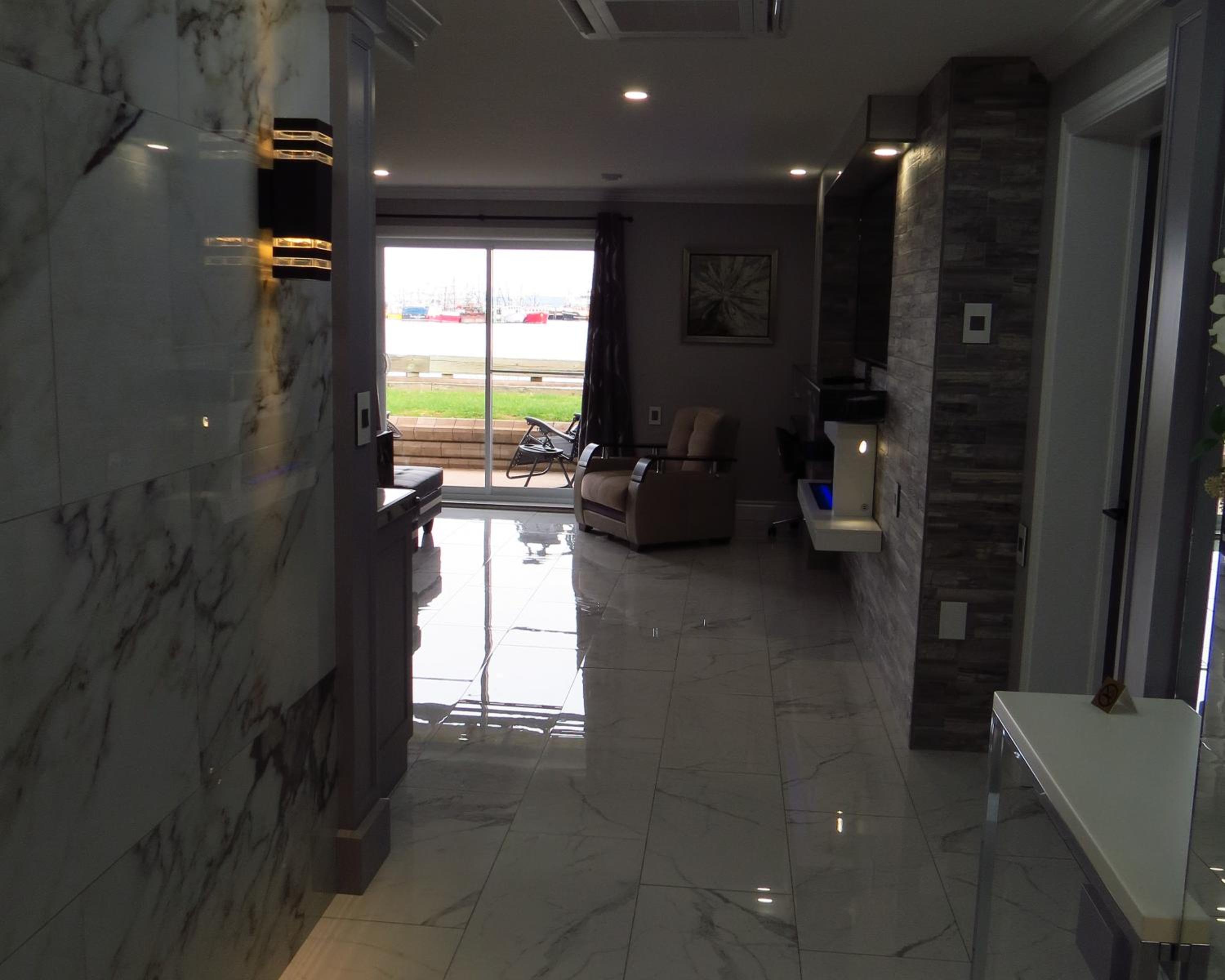 Dockside Suites