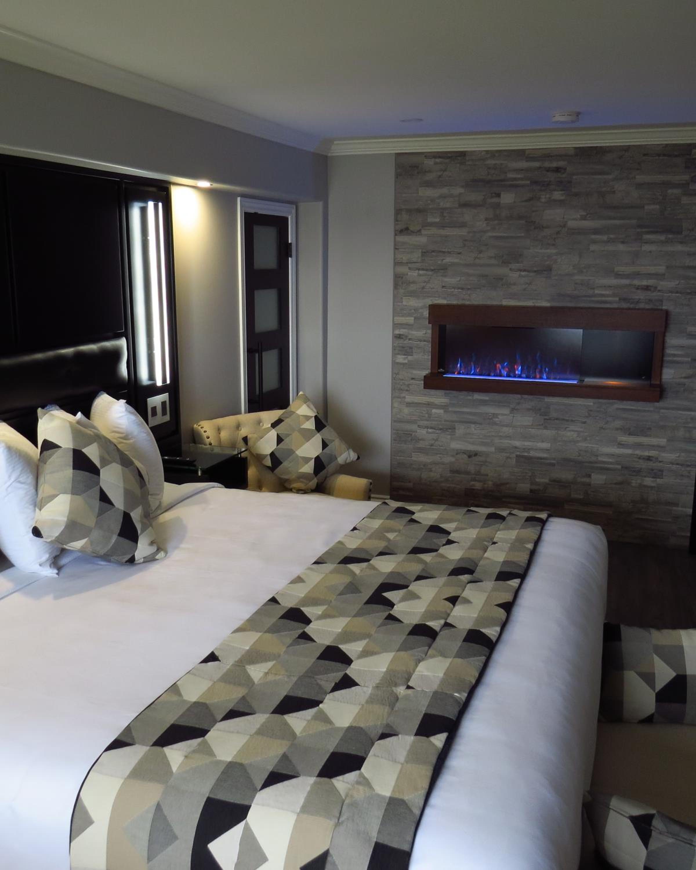 Dockside Suites