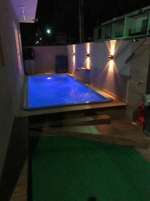 2 suítes ar piscina ar cond.