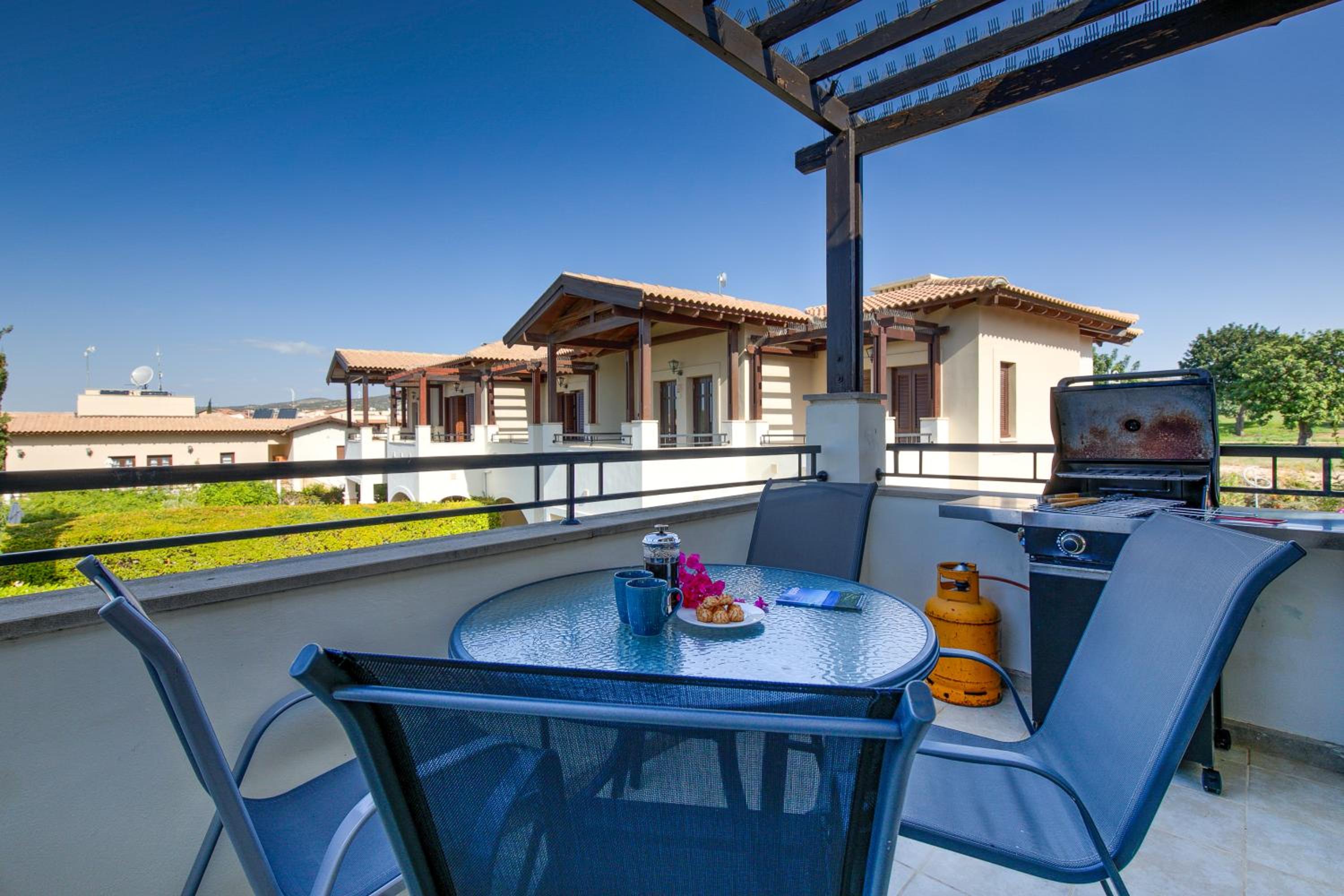 2 bedroom Apartment Assia with communal pool, Aphrodite Hills Resort view 5