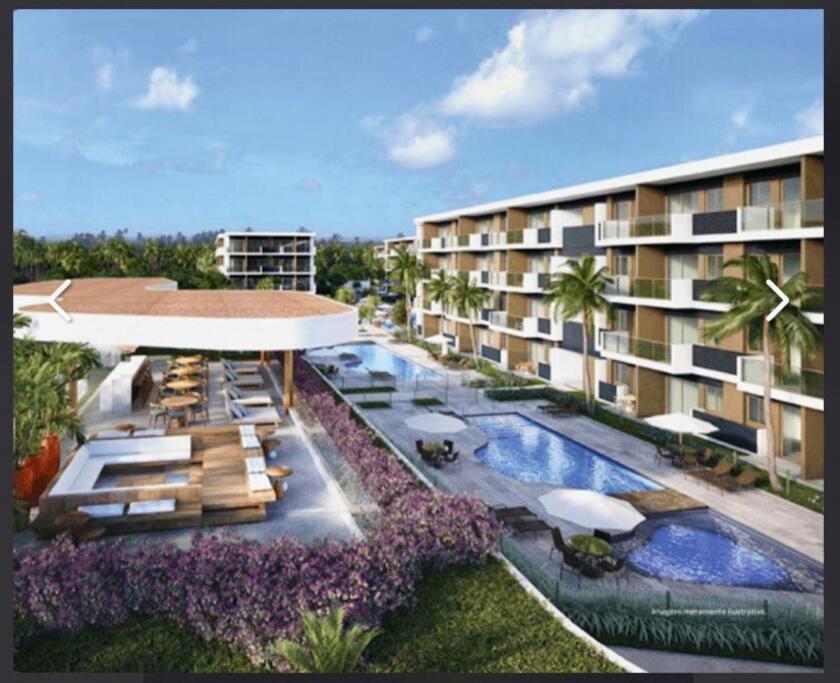 Resort em Porto de Galinhas- Flat Térreo Frente Piscinas- Muro Alto-B18