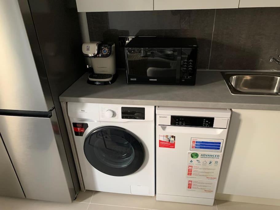 Annex A, a one bedroom Flat in south London view 4
