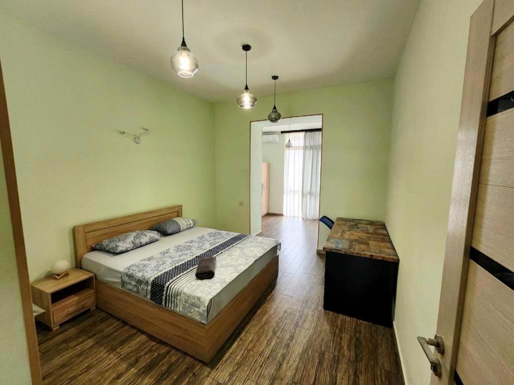 Modern Large Apartment with 3B/Room + 3 Bathroom with 2 Open Balcony in the Middle of City Center