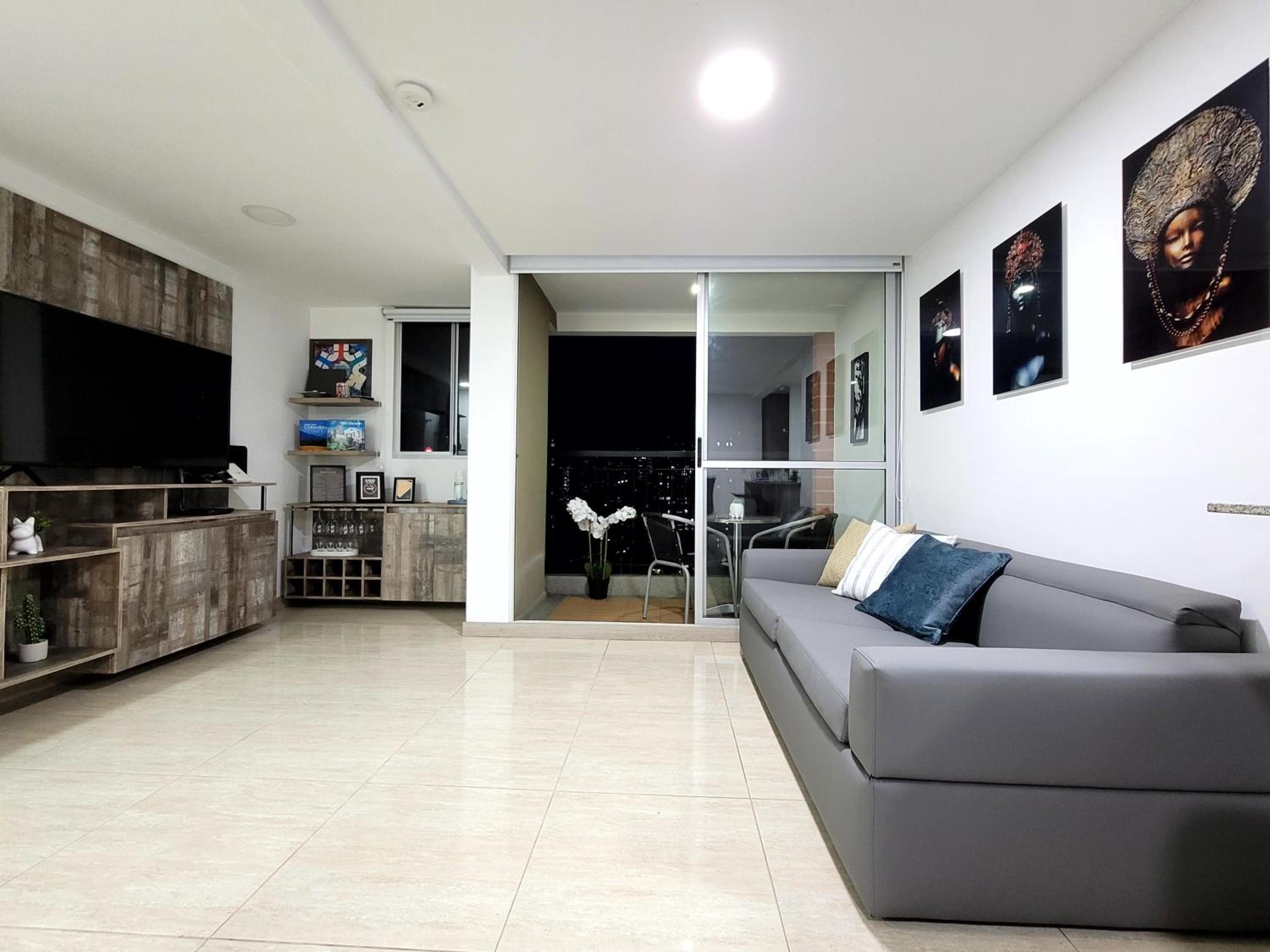 Modern 2/2 Apartment in Sabaneta with City View