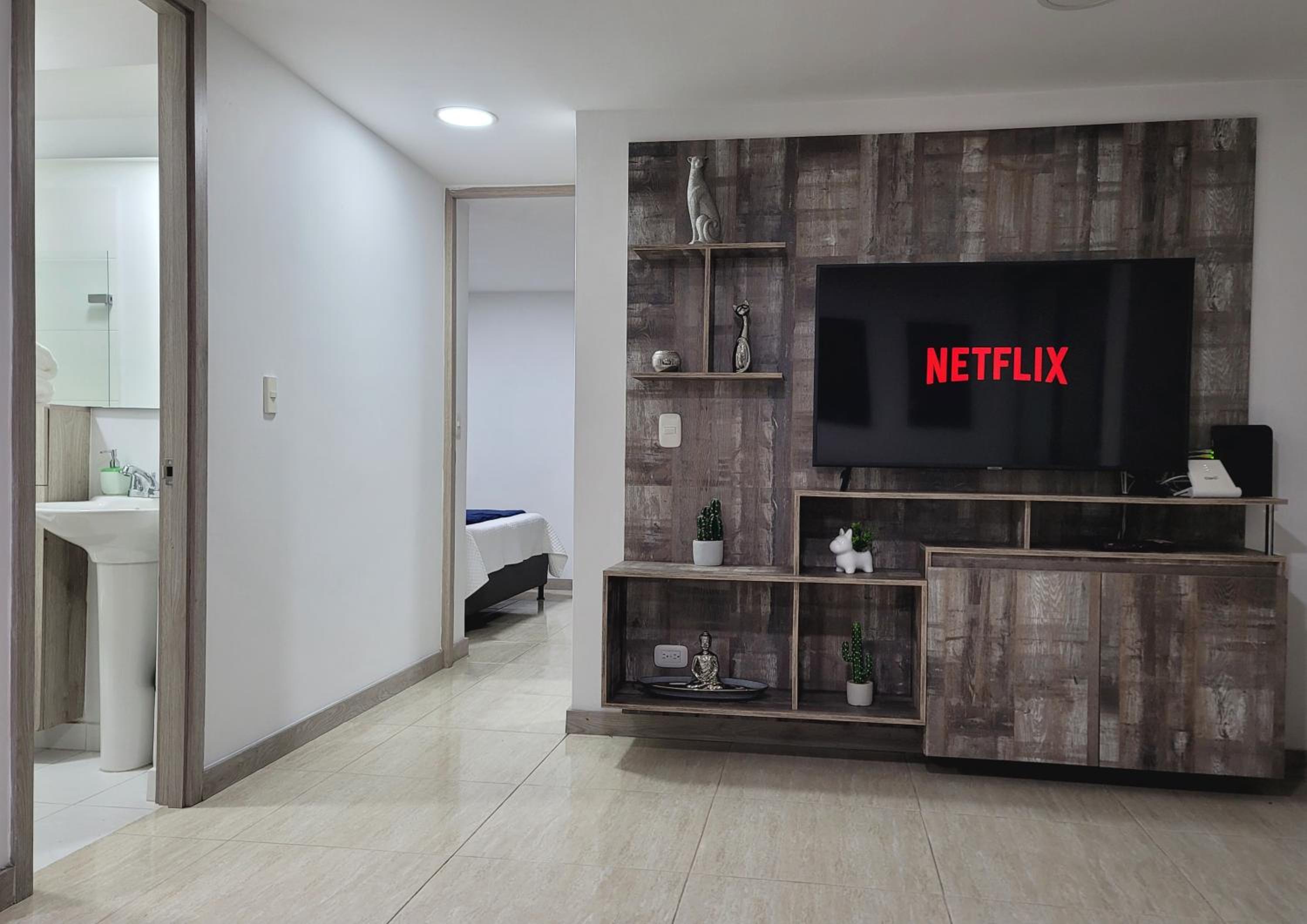 Modern 2/2 Apartment in Sabaneta with City View