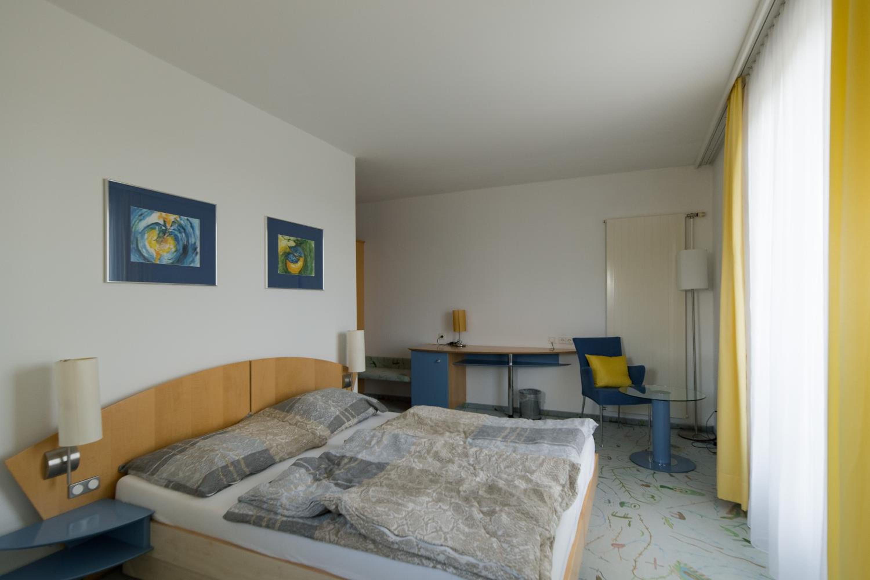 Zweibettzimmer am Bauernhof mit Tieren (ehemaliges Golfhotel)