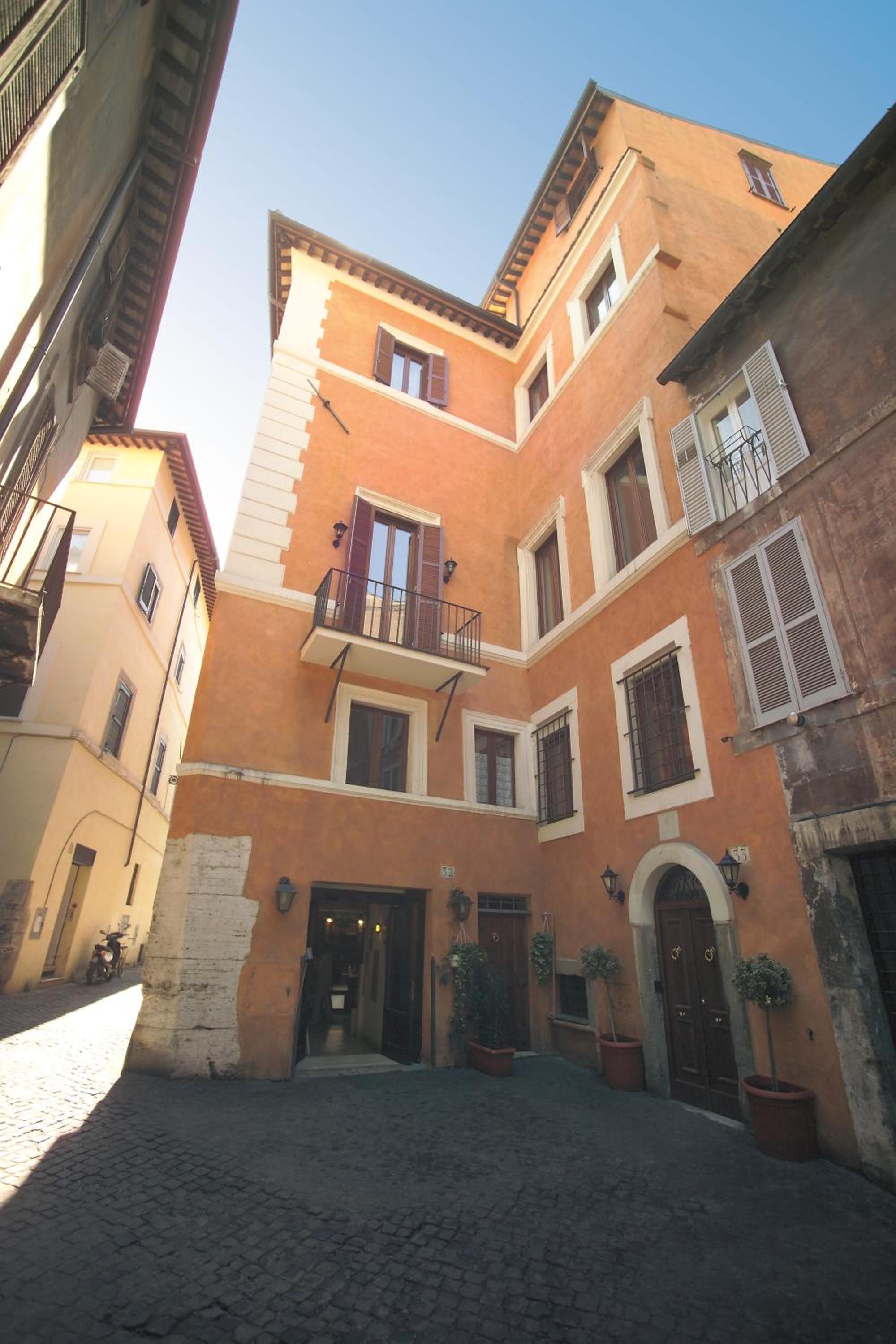 Hotel Teatro Pace — Rome