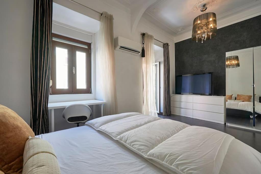 Charming 2-Bedroom Apartment for an Authentic Lisbon Experience