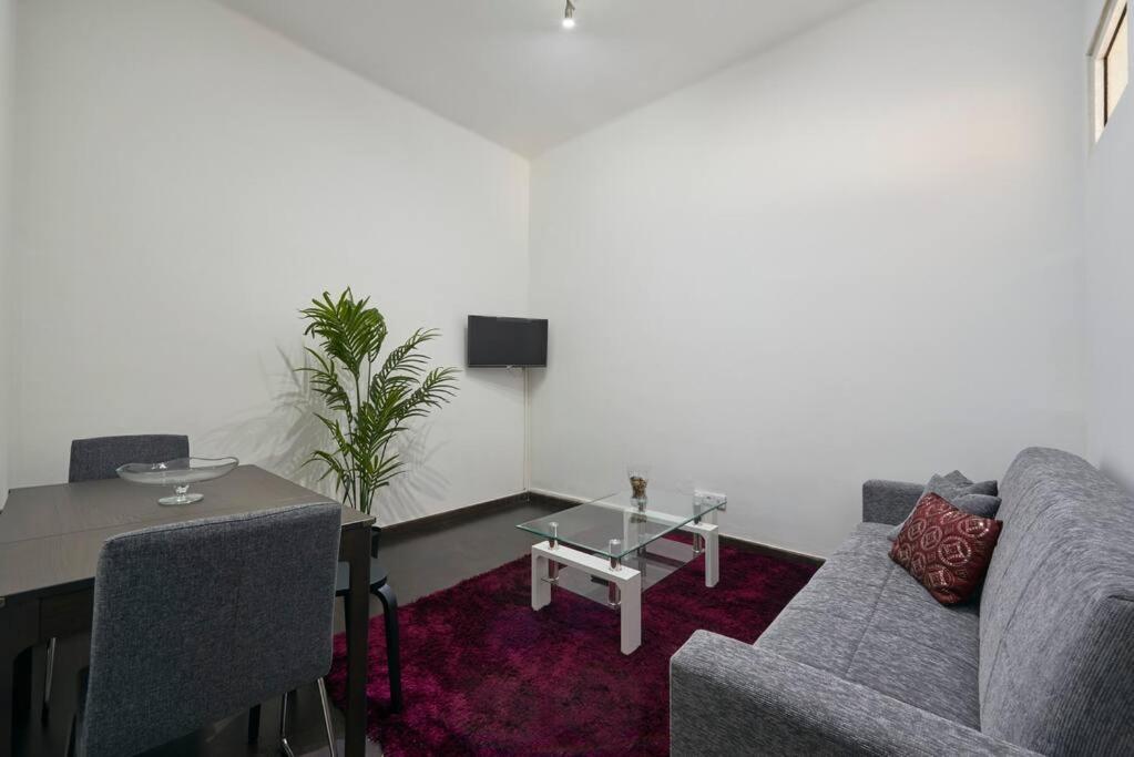 Charming 2-Bedroom Apartment for an Authentic Lisbon Experience