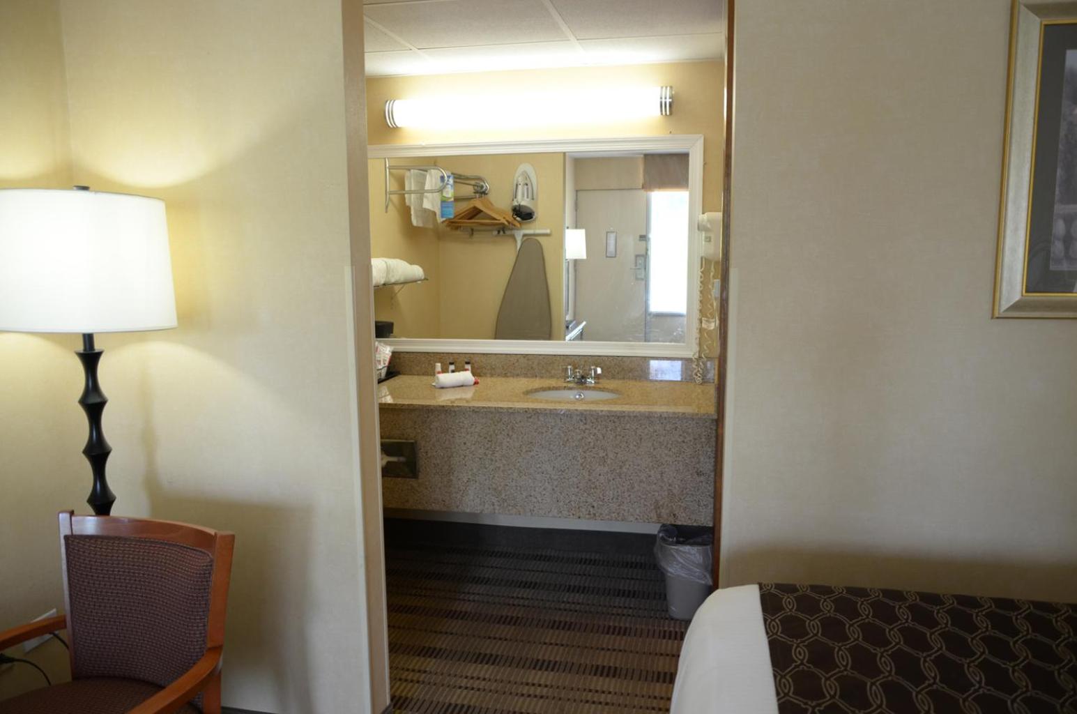 Rodeway Inn Lynchburg near University