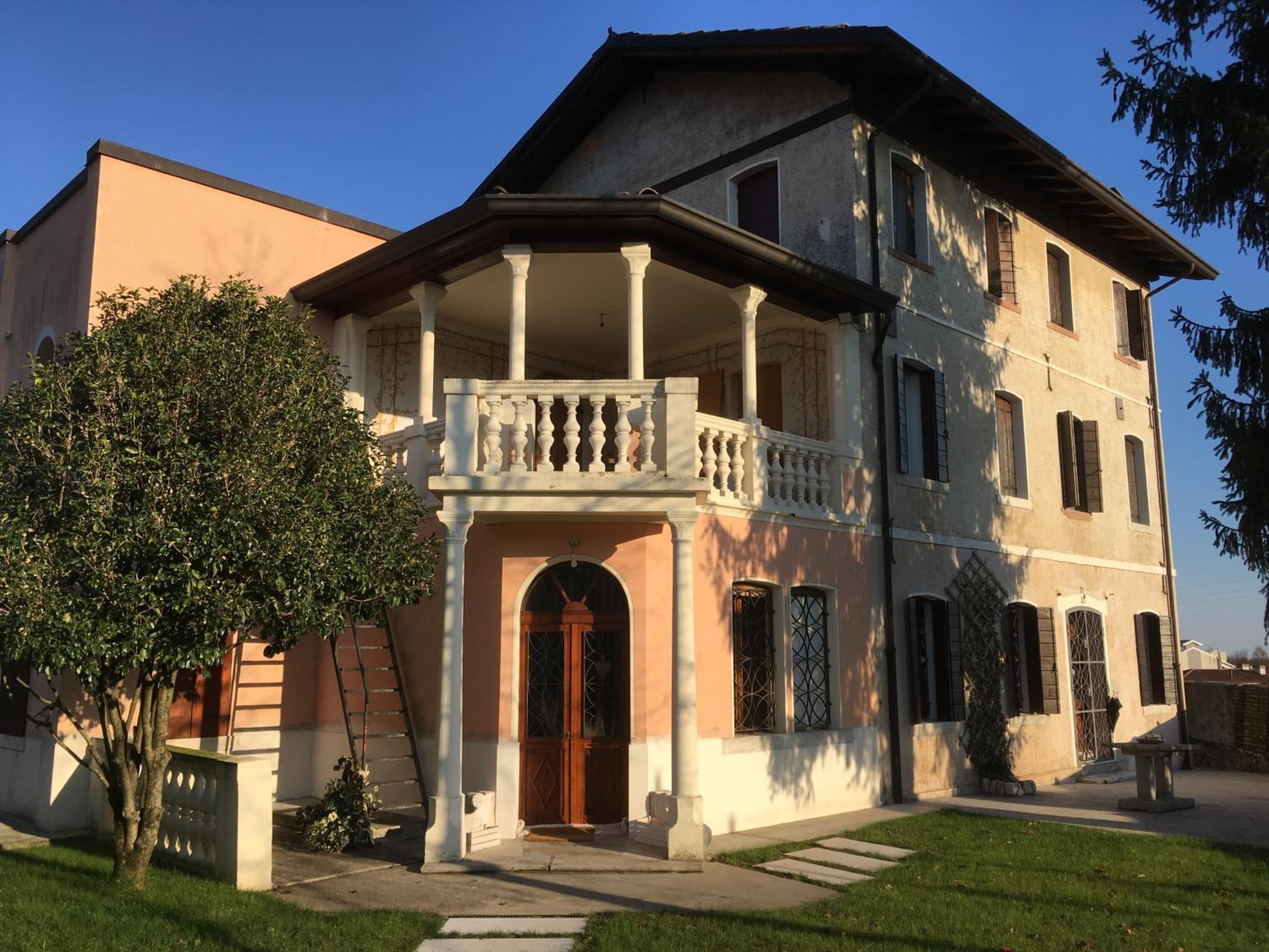 B&B Ernestine Family Home view 3