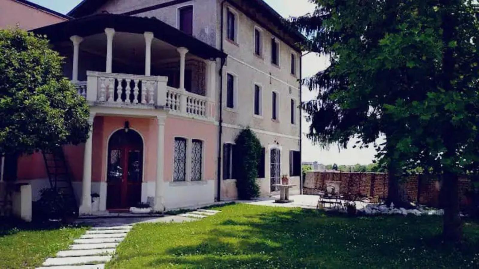 B&B Ernestine Family Home view 2