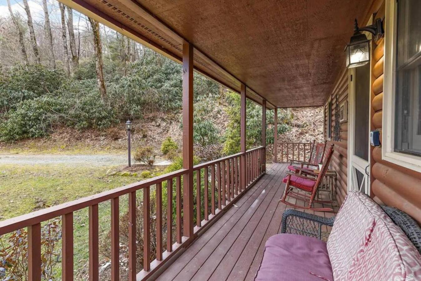 Charming Modern Cabin with Hiking Trails and Fire Pit