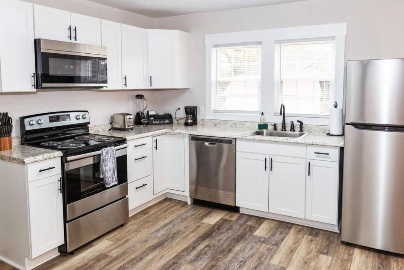 Newly Renovated Salem Road Ranch view 3