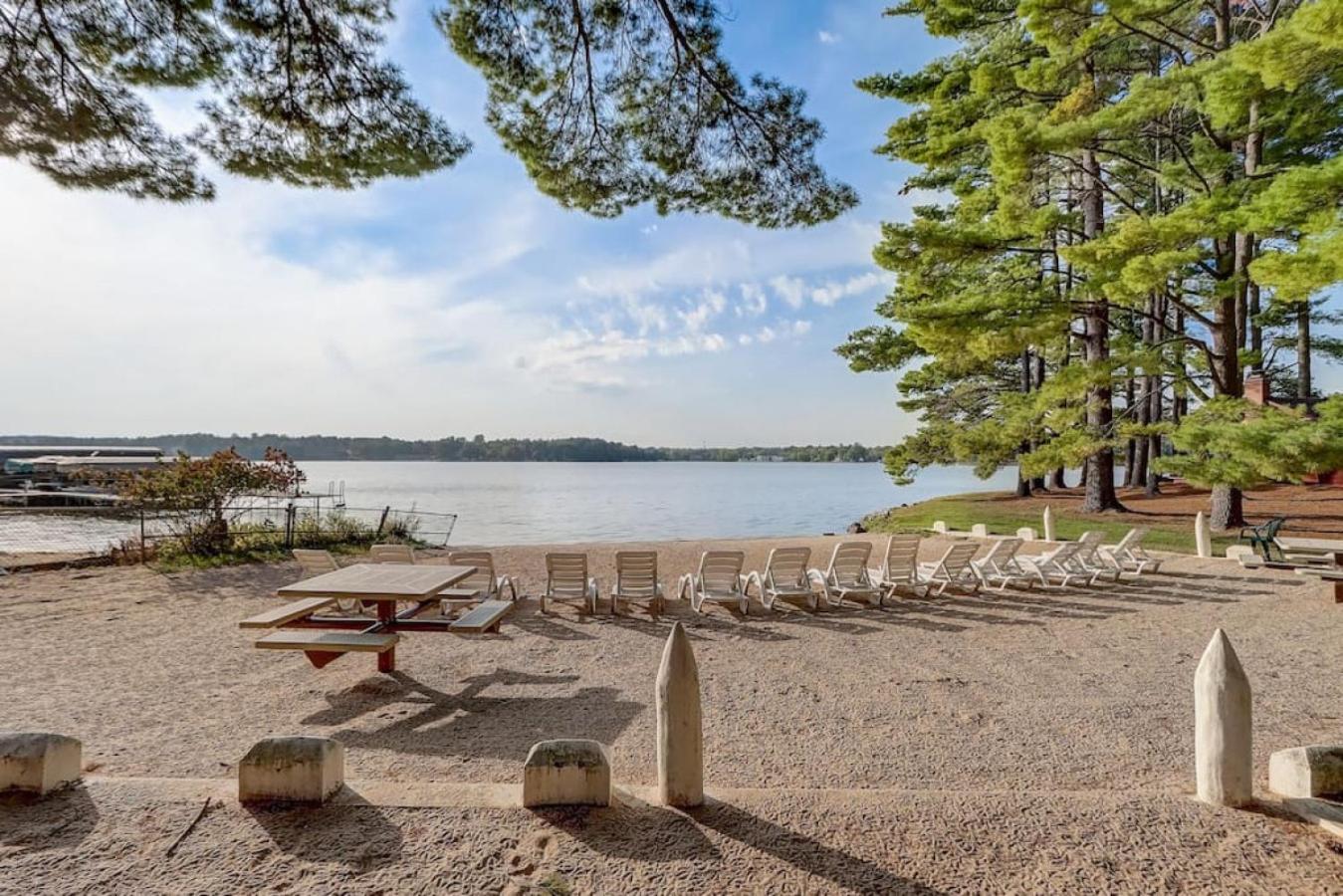 Piers and Pines at Island Pointe