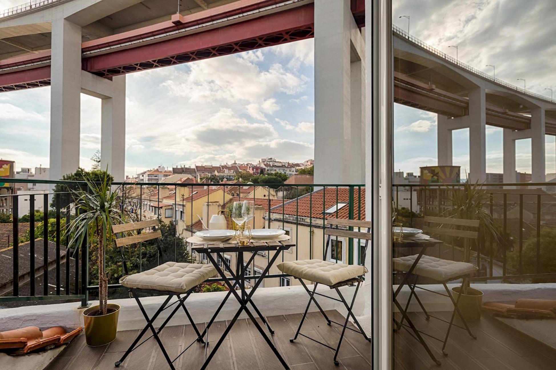Romantic Gem with 2 Terraces in Alcântara view 2