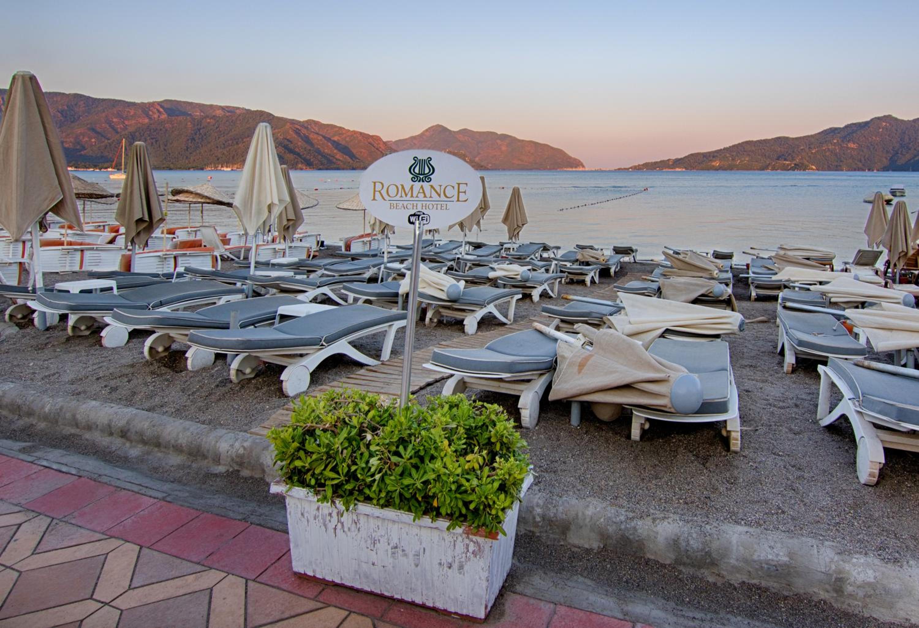 Romance Beach Hotel - Image 29