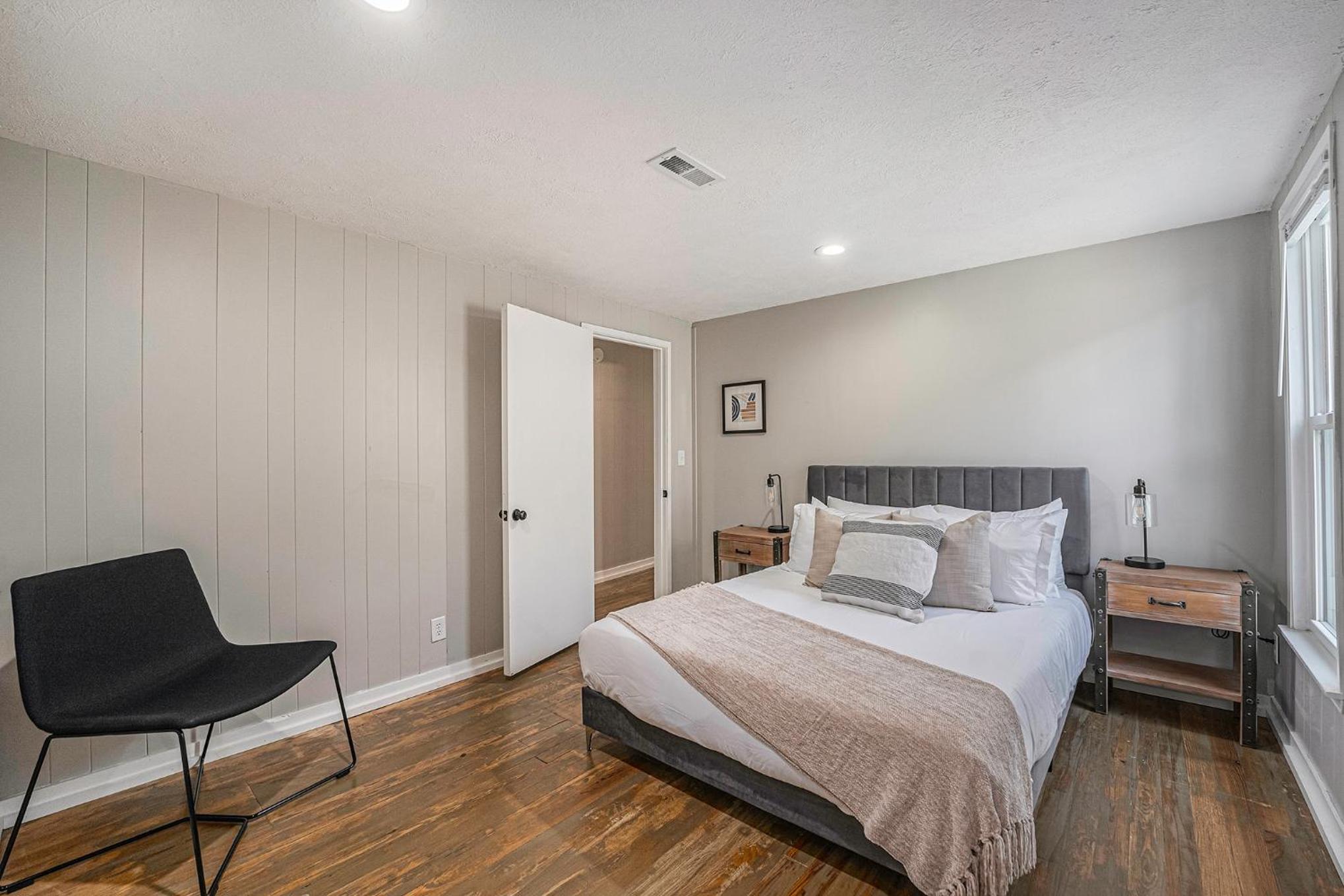 The Loft Life - Modern Corporate Housing view 3