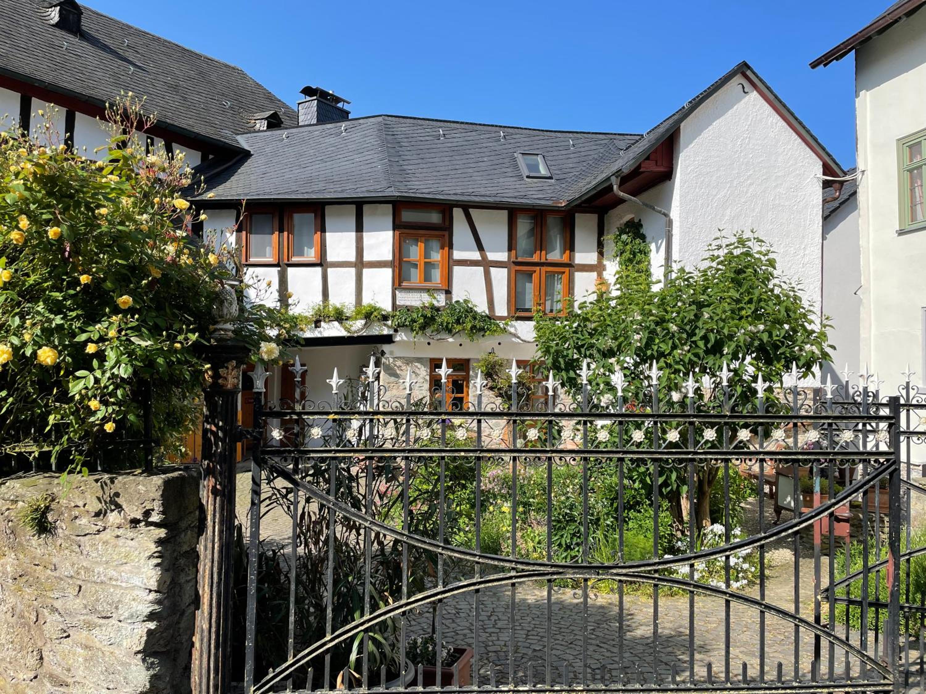 Photo 19