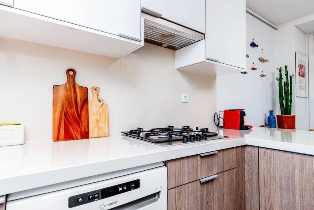 Stylish Sunny Home with AC Amazing View and Fast WiFi view 5
