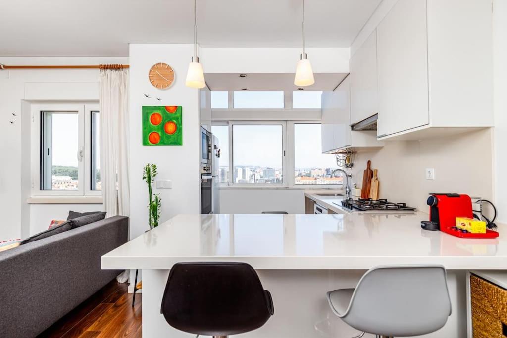 Stylish Sunny Home with AC Amazing View and Fast WiFi view 3