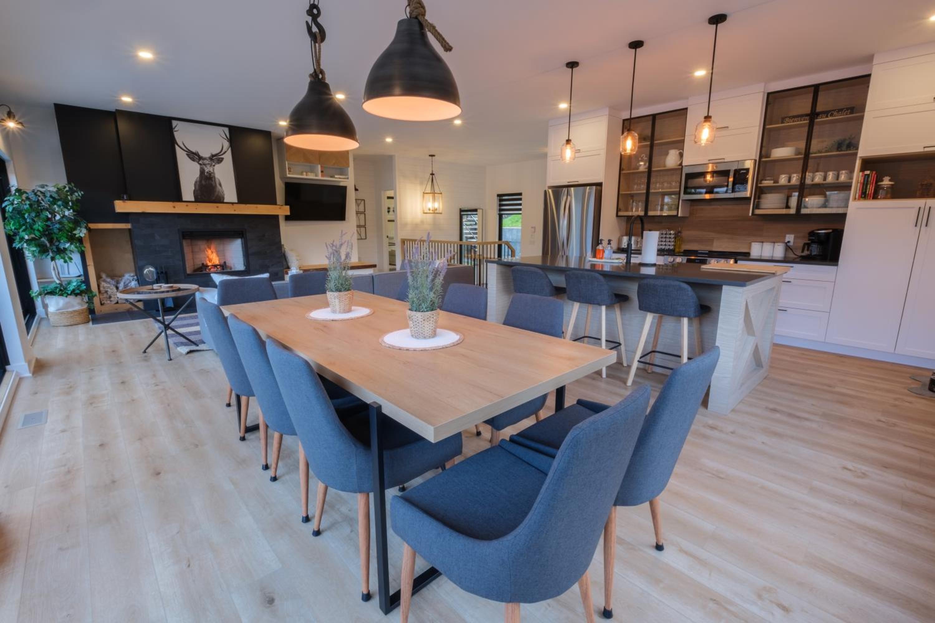 Le Chalet Saint-Cerf - Ski, Waterfront and Spa